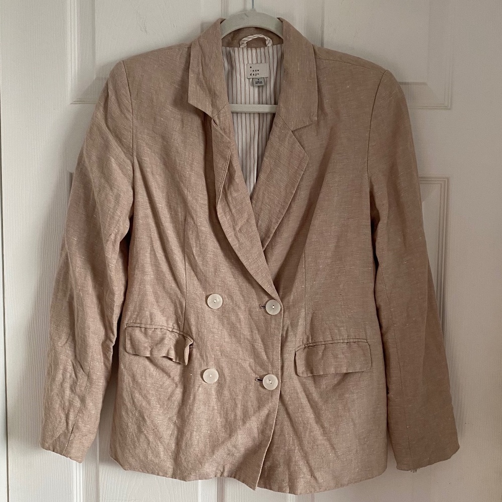 Beige/Tan linen like blazer
